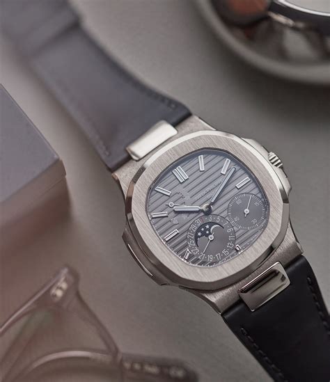 patek philippe 5712g